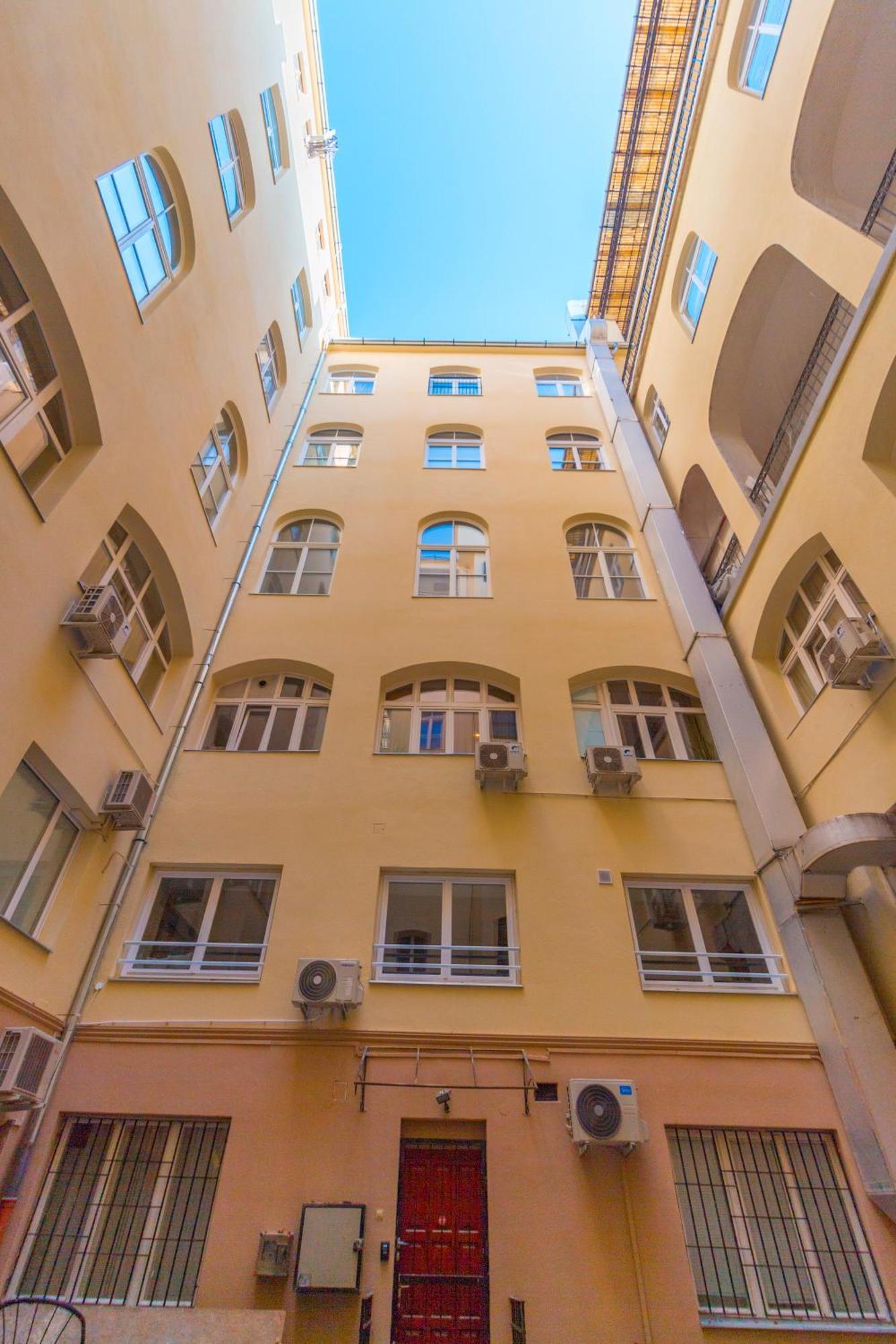 Heart Of Budapest Apartment Bagian luar foto